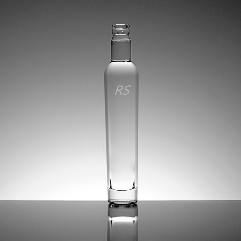 750ml fancy vodka alcohol spirits liquor whisky glass bottle with lid