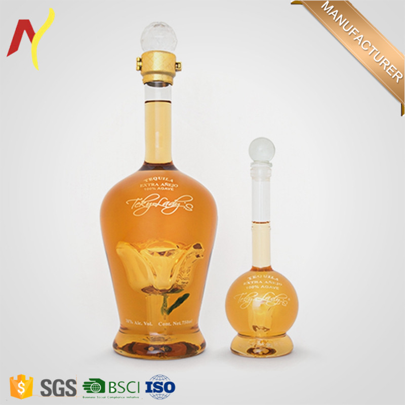 750ml hand-blown borosilicate clear empty glass liquor bottle with rose inside for brandy vodka and tequila