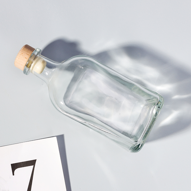 8 oz  250 ml Thick Base Recycled Glass Bottle With Natural Cork Top Set For Perfumed Body Oil