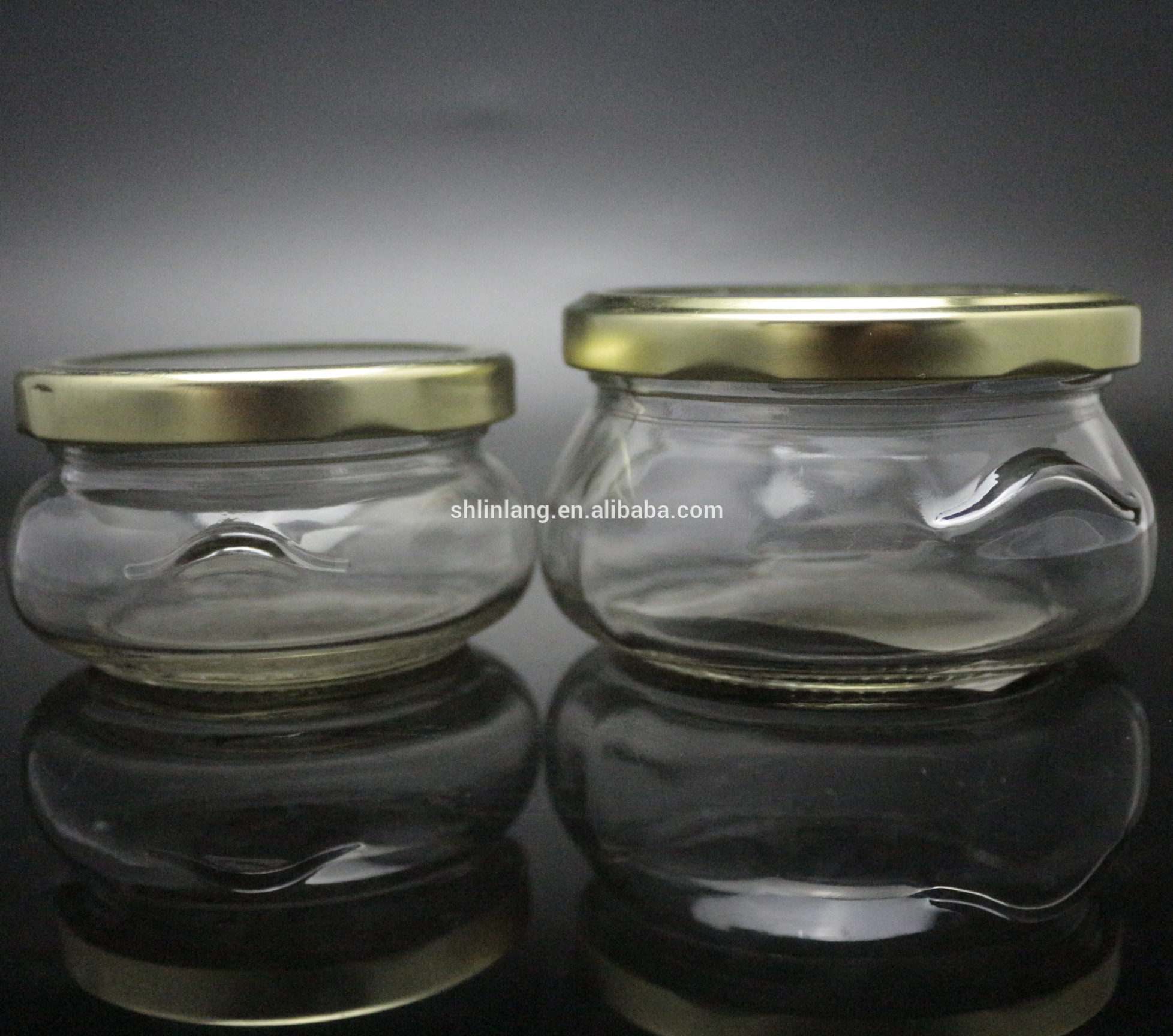 8 oz Glass Tureen Jars with Black Lids For Honey