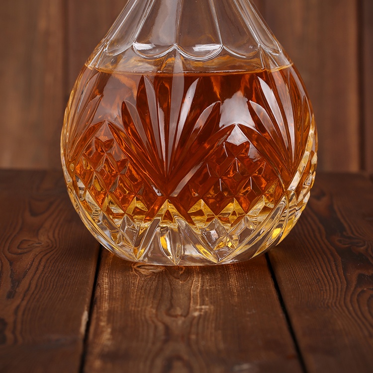 850 ml Wholesale Fancy Wine Glass Bottle With Cap