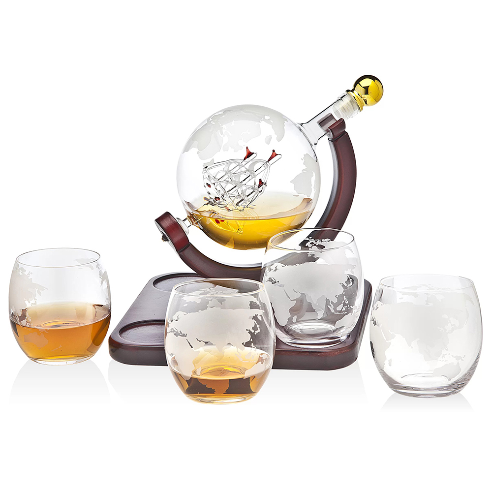 850ml globe wine decanter with wooden base with four glasses for whiskey vodka