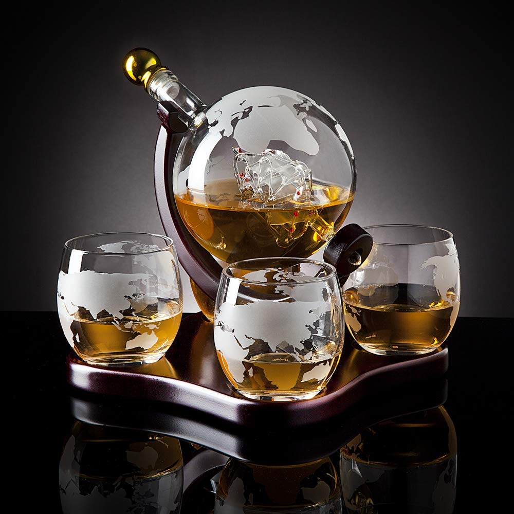 850ml globe wine decanter with wooden base with four glasses for whiskey vodka