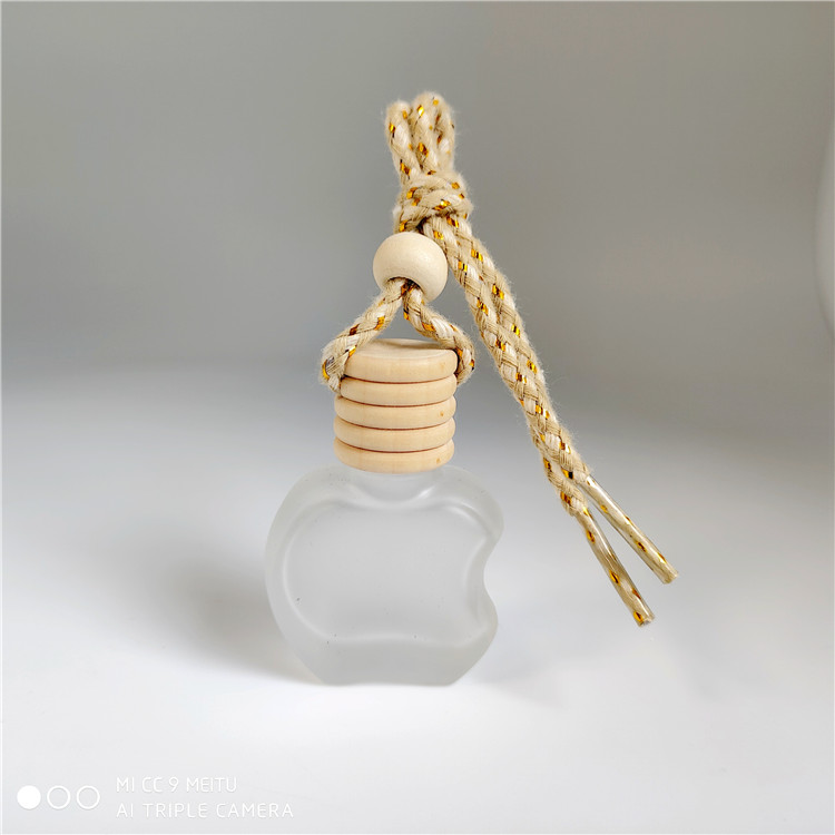 8ml 10ml hanging car perfume bottle Wholesale empty perfume bottle diffuser bottle amber color with wooden cap