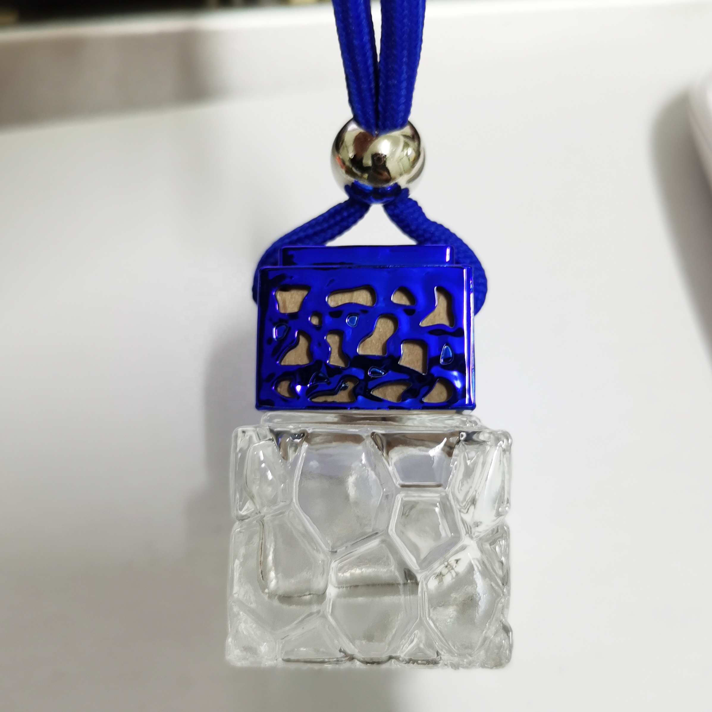 8ml Exquisite car air freshener honeycomb shaped small hanging bottle car empty scented bottle perfume new pendant