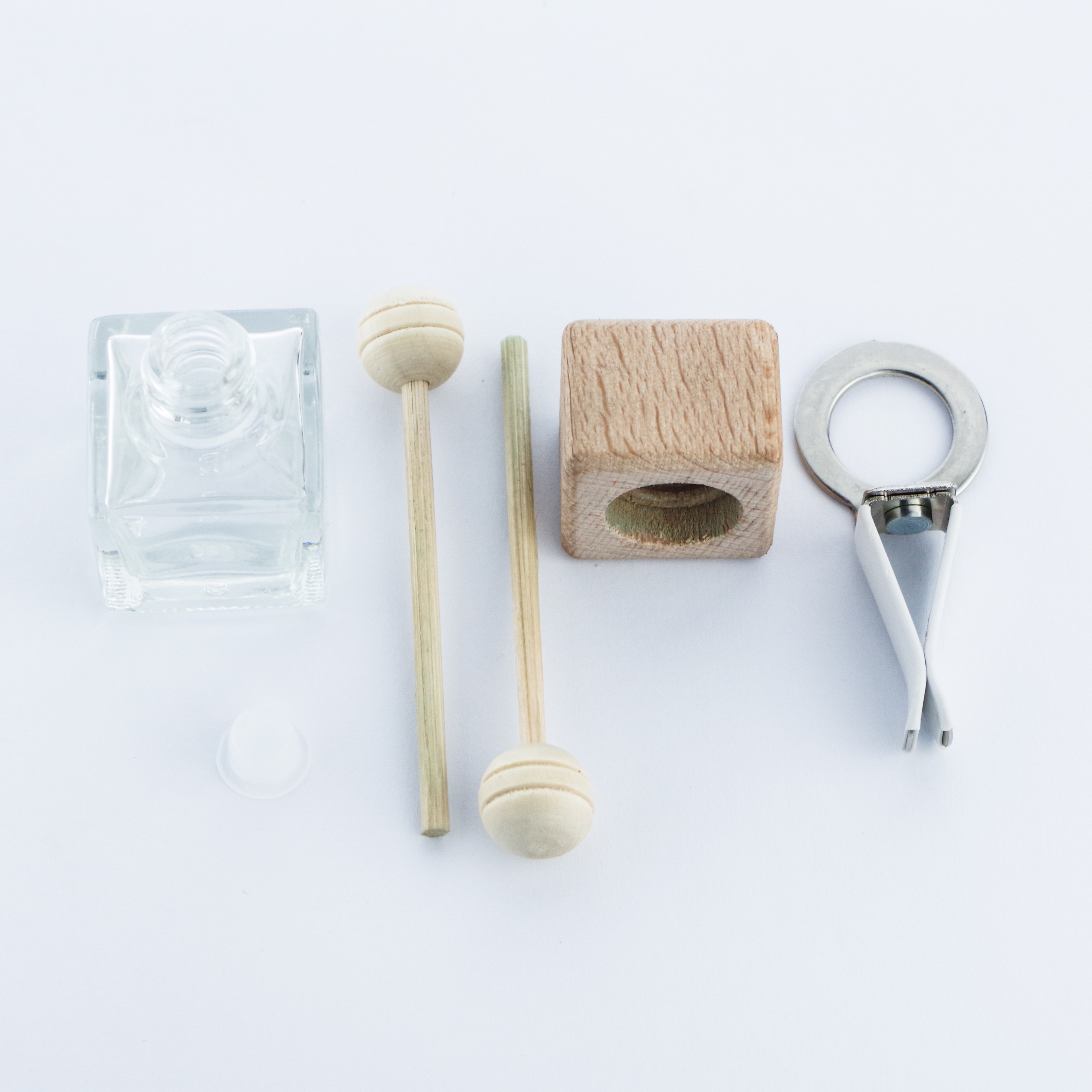 8ml Square Shape Car Vent Glass Bottle With Wooden Cap Diffuser Sticks And Metal Clip Mini Table Diffuer Bottle