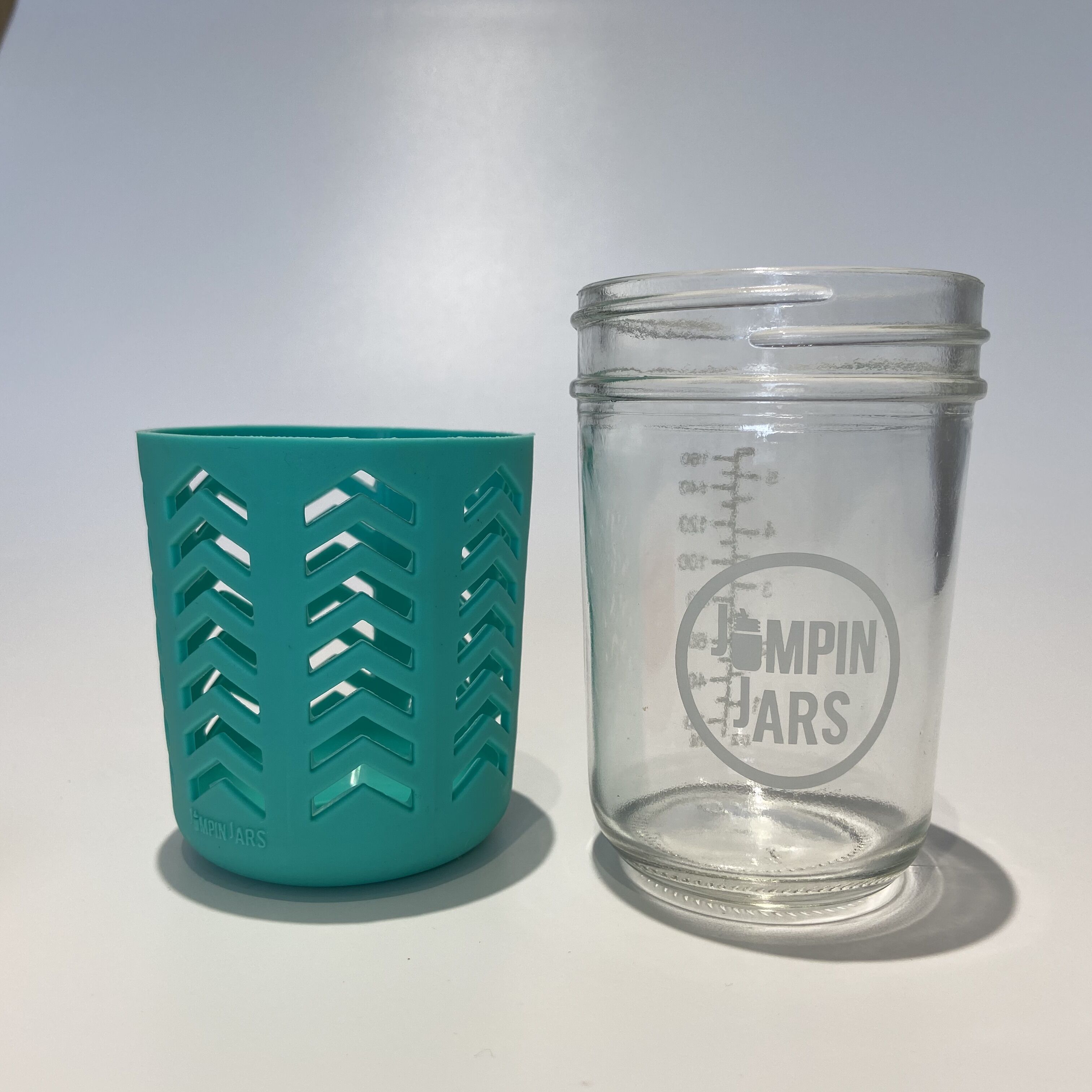 8oz 240ml Regular Mouth Mason Jar Glass Silicone Sleeve and Plastic Lids
