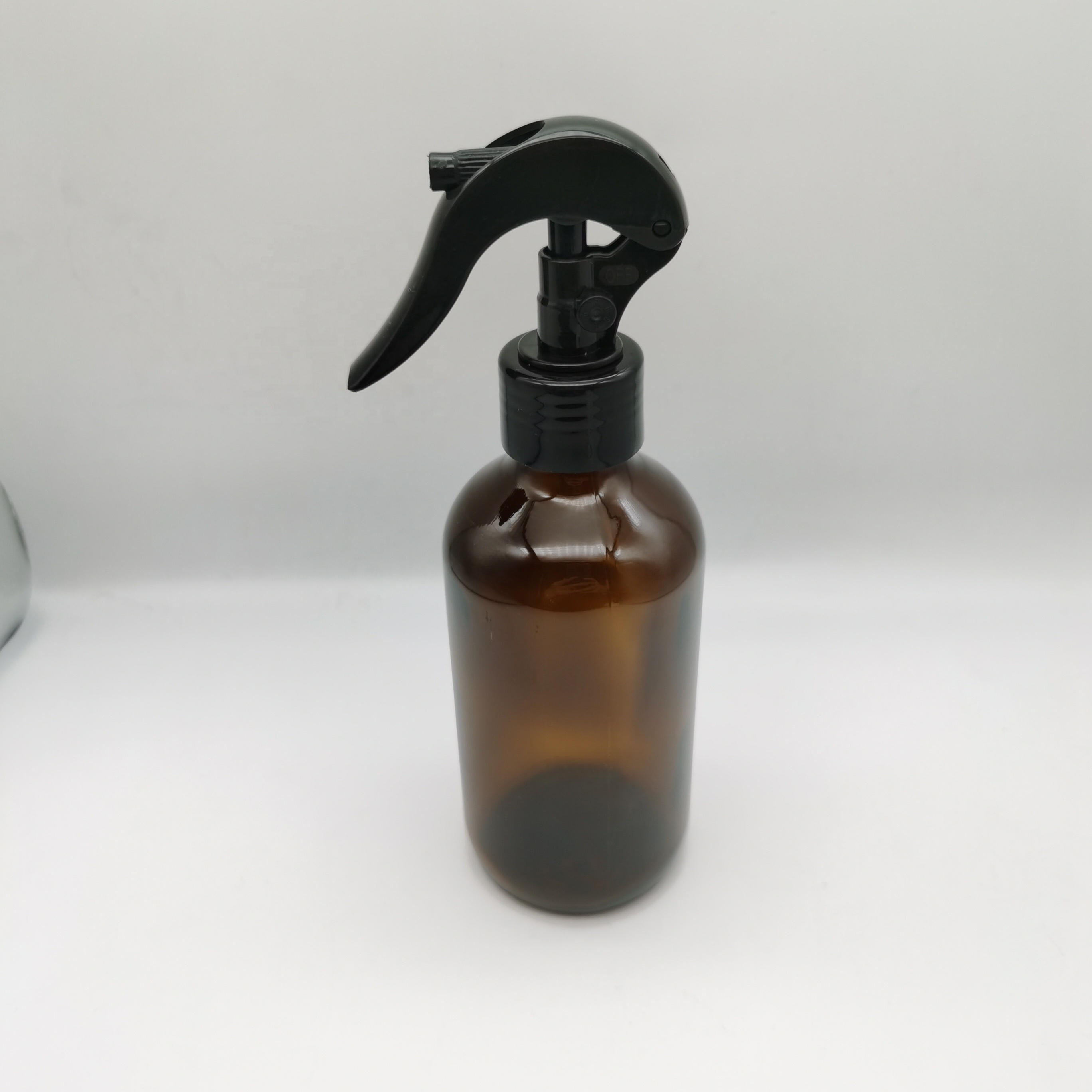 8oz Amber Brown Pharmaceutical Boston Round Trigger Spray Glass Bottles