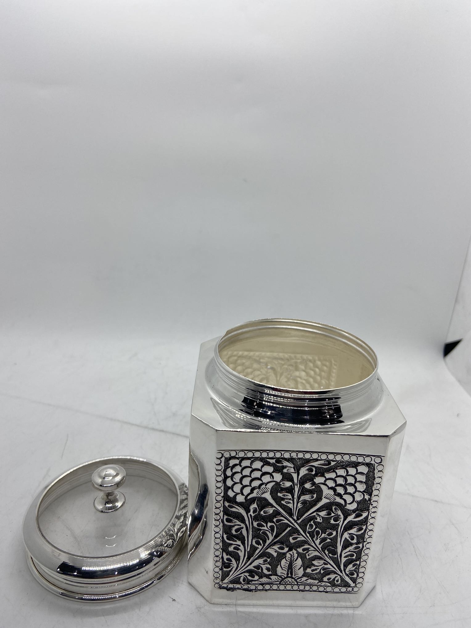 925 SIlver Storage Jars Modern Designed Kids Cookie Jar Food Jar used for Tabletops Home decoration and Kitchen storage jars