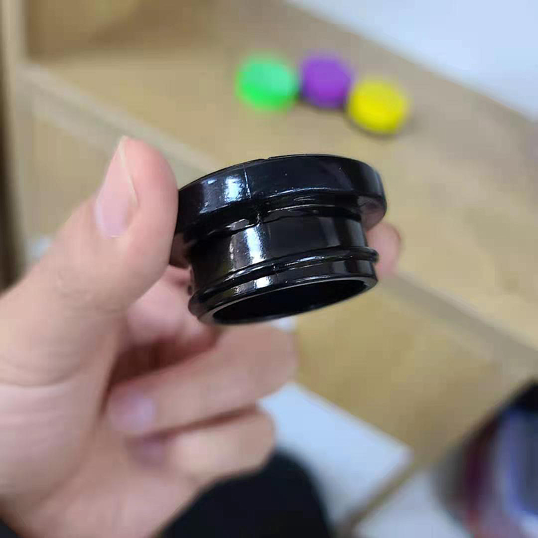 9ml childproof black violet Hemp oil UV glass jars with colourful plastic child resistant lids