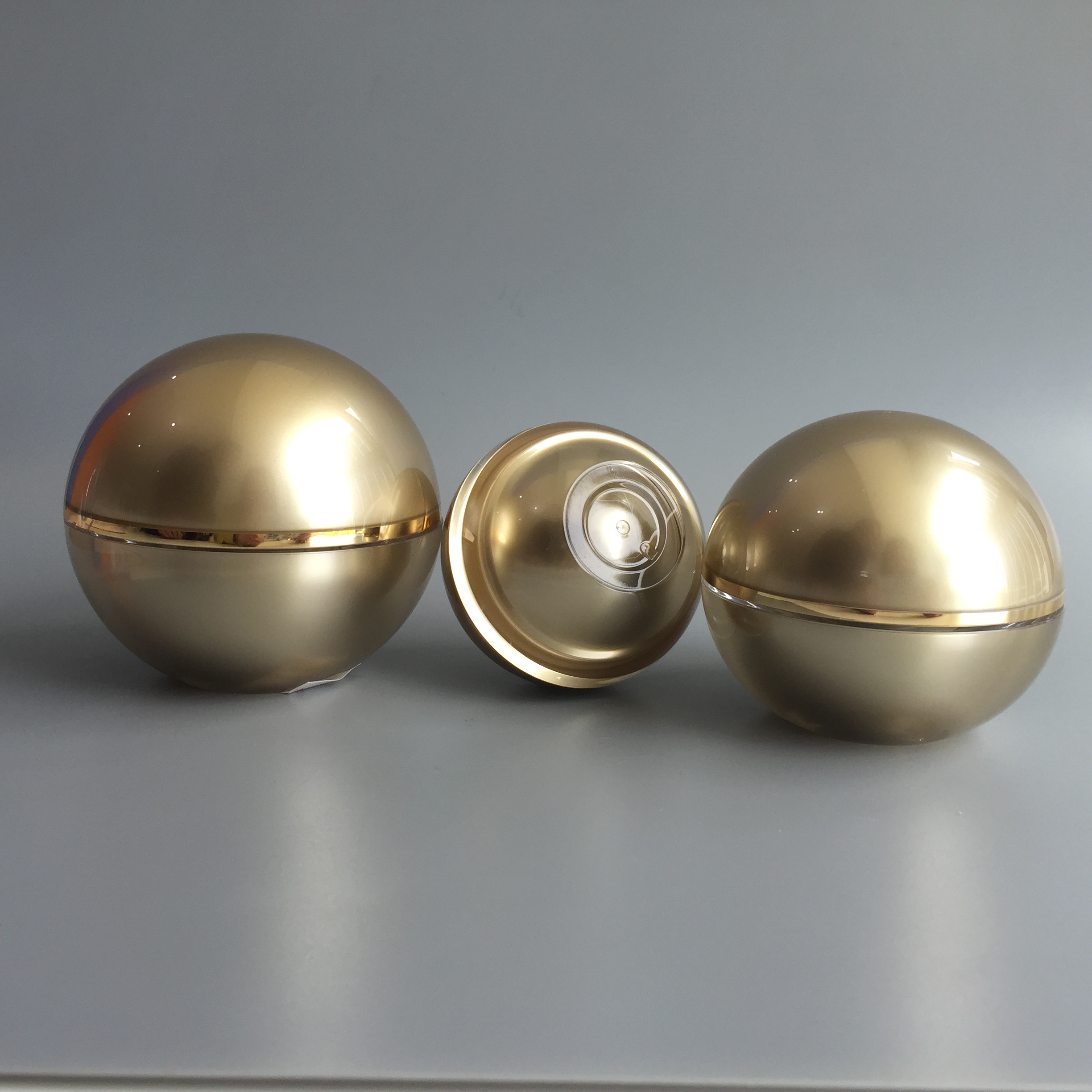 A Large Selection Colored Empty Eye Cream Fancy Sphere Acrylic Cosmetic Jars