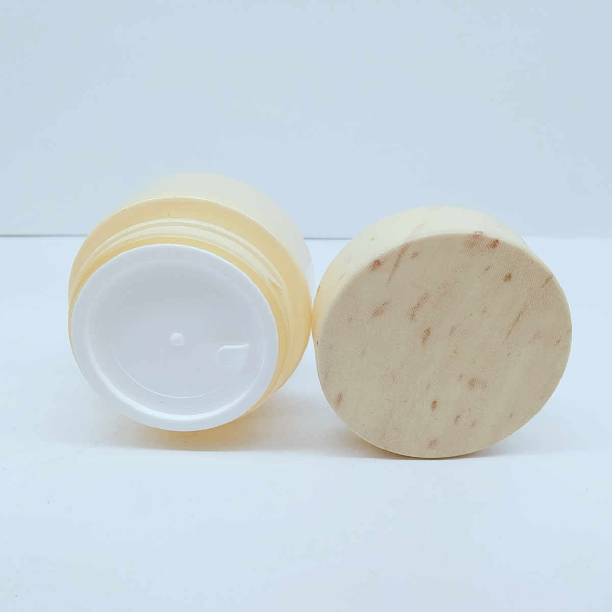 A complete set of environmental protection recyclable cream packaging jars