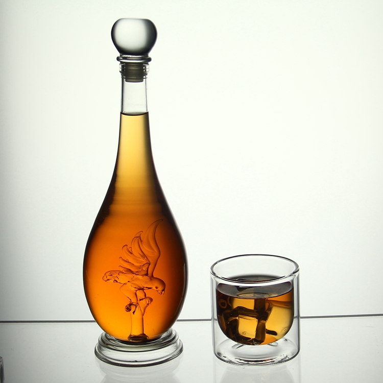 AIHPO07 Fancy Factory Eco Friendly Custom Hand Made Mouth Blown Design Transparent Art 850ml Glass Wine Liquor Bottle