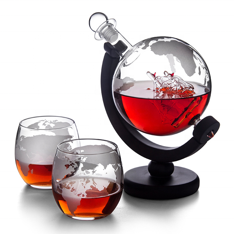 Amazon Hot Selling Globe Whiskey Decanter And Whiskey glasses with holder gift set