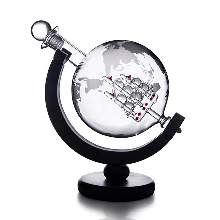 Amazon Hot Selling Globe Whiskey Decanter And Whiskey glasses with holder gift set
