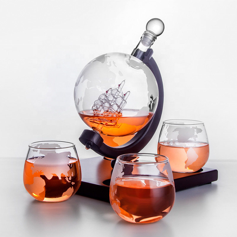 Amazon Hot Selling Globe Whiskey Decanter And Whiskey glasses with holder gift set