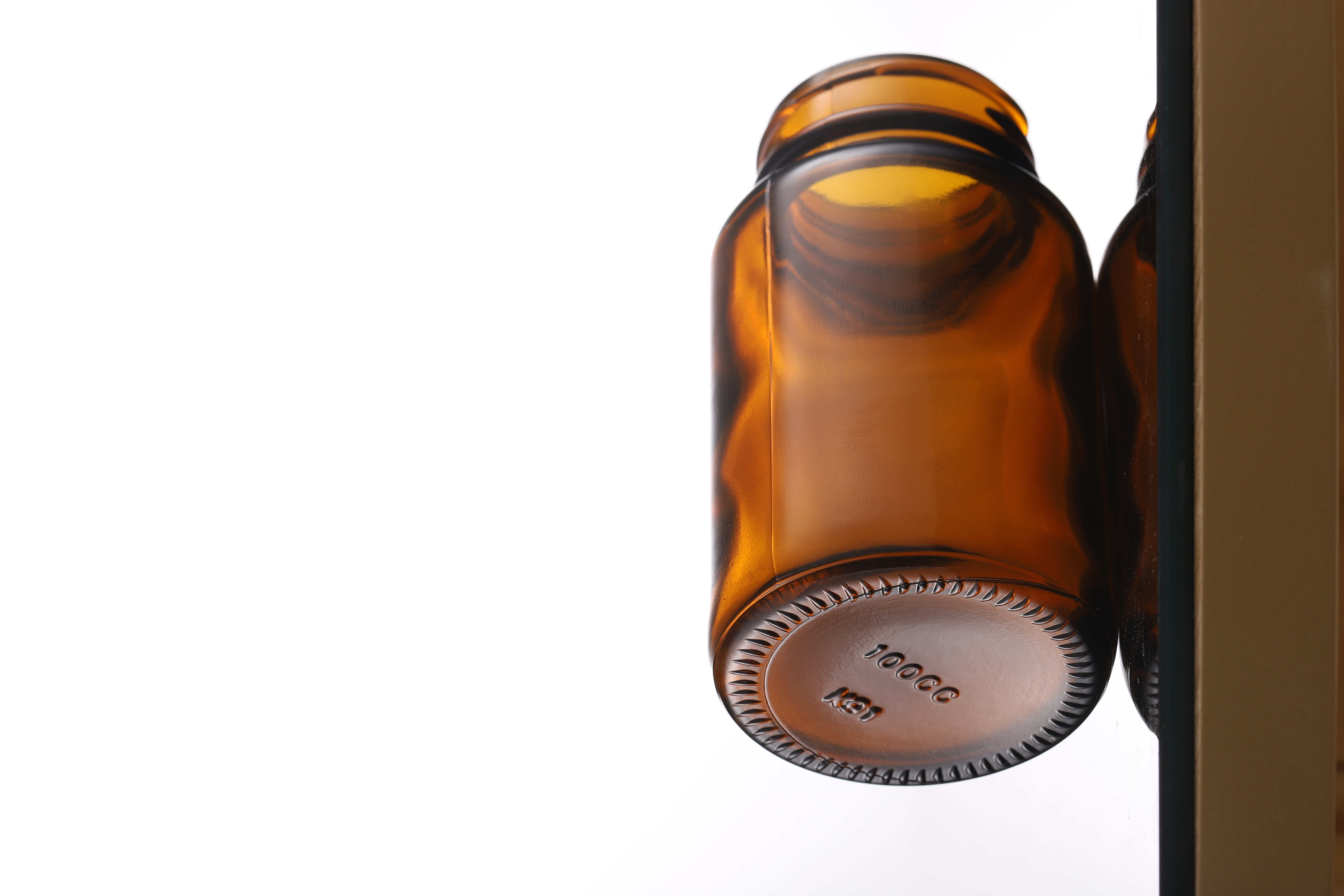 Amber Brown Glass Medicine Glass Bottle Wholesale Custom Screen Printing Surface Handing Child Proof Pill Bottles With Label