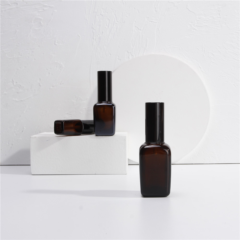 Amber Custom Square Glass Serum Bottle Essential Oil Glass Bottle With Spray Pump