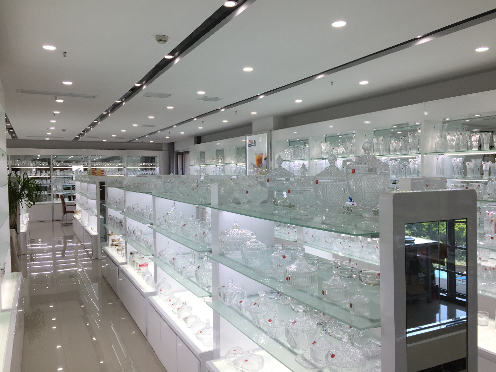 Anhui Wholesale transparent small clear custom perfume storage glass can bottle with lid