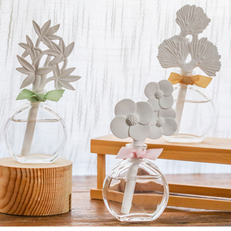 Avertan 30ml 50ml 100ml aroma diffuser glass bottle Reed Diffuser Bottle with Rattan Sticks