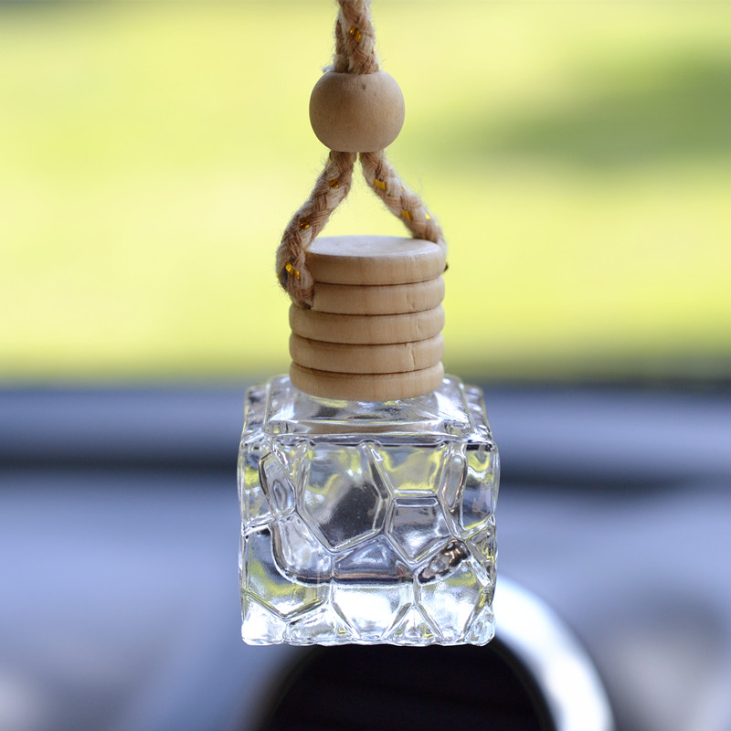 Avertan 8ml 9ml 10ml Wholesale wooden cap diffuser empty hanging car perfume bottle