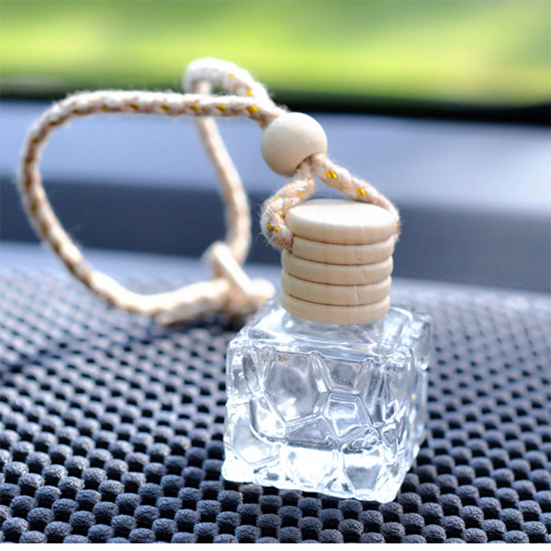 Avertan 8ml 9ml 10ml Wholesale wooden cap diffuser empty hanging car perfume bottle
