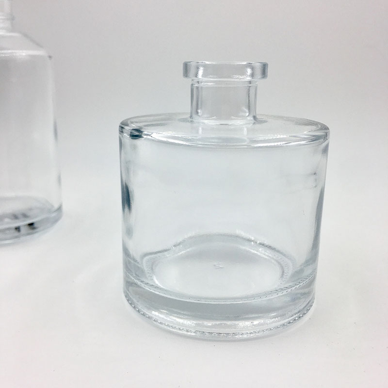 Avertan Xuzhou 50ml 100ml aromatherapy diffuser glass bottle Round Empty Glass Diffuser Bottle