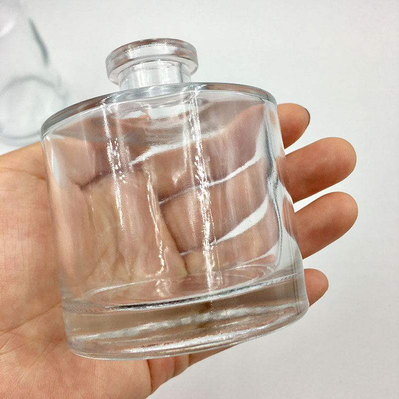 Avertan Xuzhou 50ml 100ml aromatherapy diffuser glass bottle Round Empty Glass Diffuser Bottle