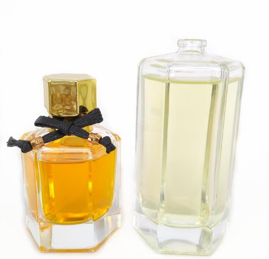 Avertan Xuzhou 50ml 100ml aromatherapy diffuser glass bottle Round Empty Glass Diffuser Bottle