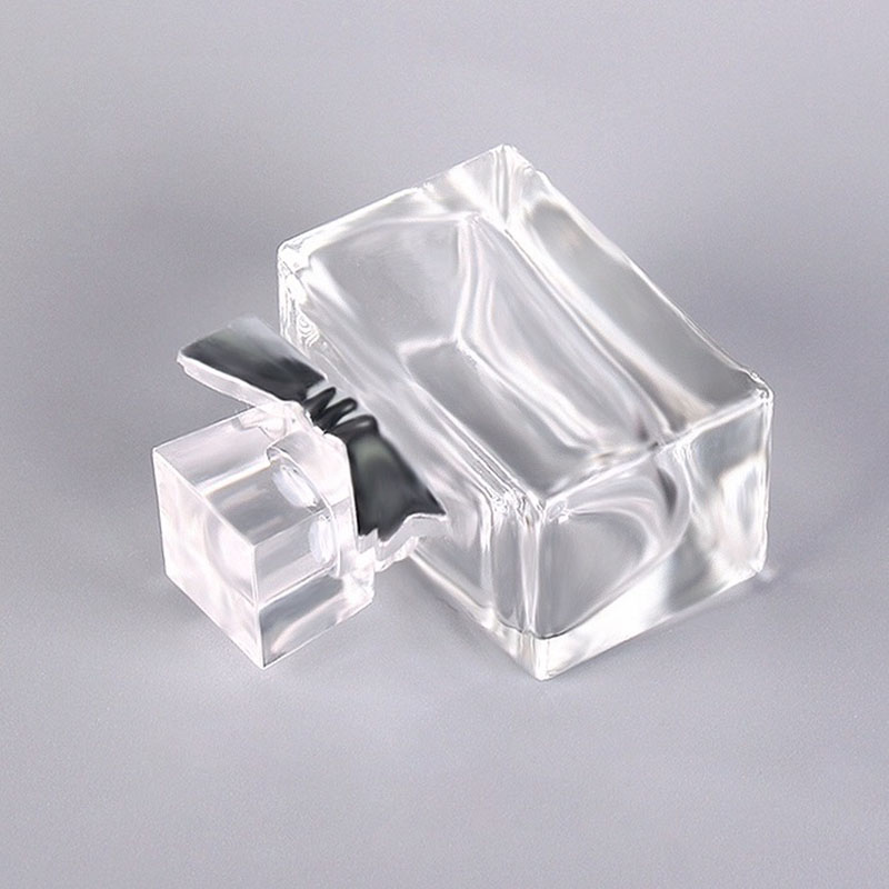 Avertan Xuzhou Luxury 5ml 15ml 30ml Empty square Atomizer Bottle perfume bottle Refillable Clear Test Glass bottle