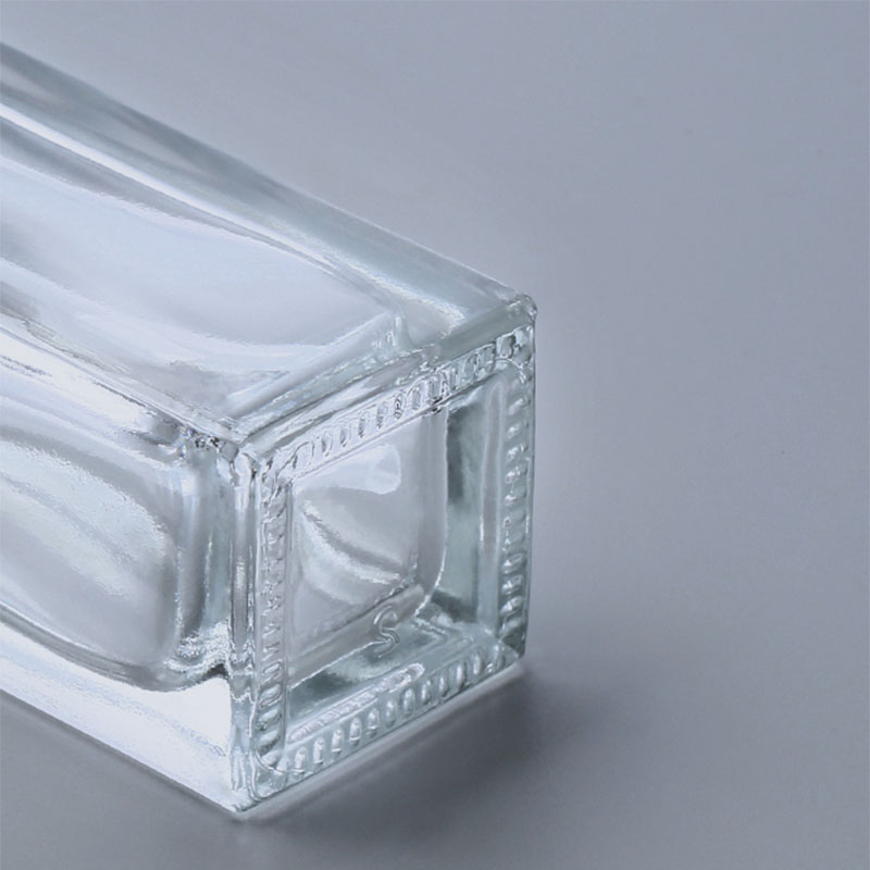 Avertan popular frosted logo print square shaped 30ml foundation glass bottle with lotion pump