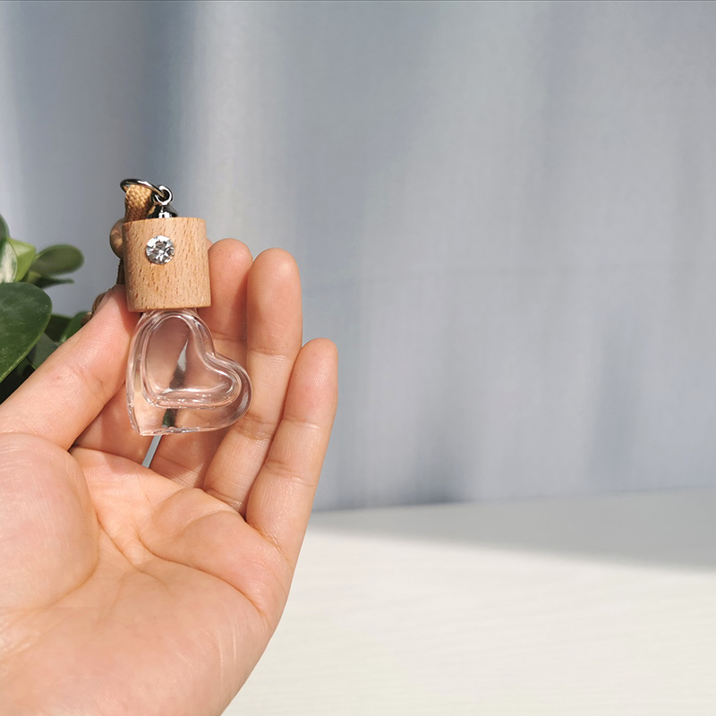Avertan wooden cap diffuser empty bottle hanging heart shape 5ml car diffusers