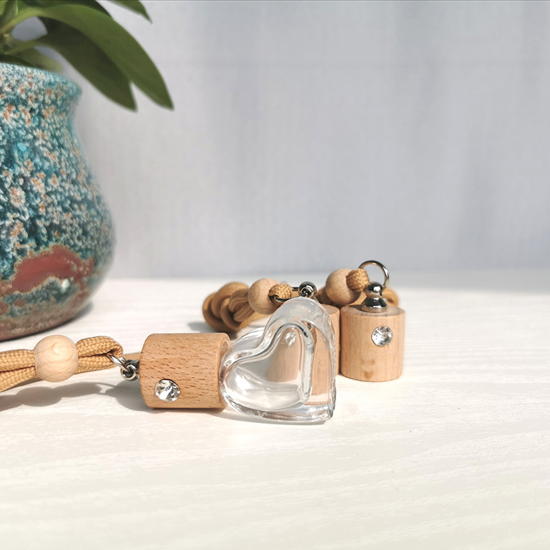Avertan wooden cap diffuser empty bottle hanging heart shape 5ml car diffusers