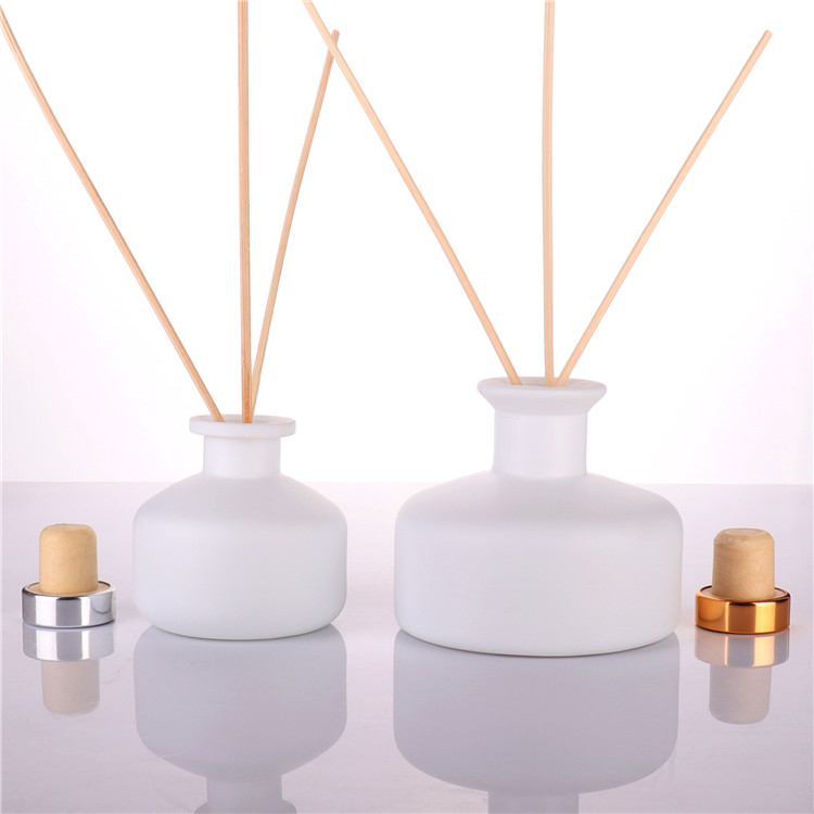 BOYE 180ml clear square home decoration fragrance diffuser glass bottle
