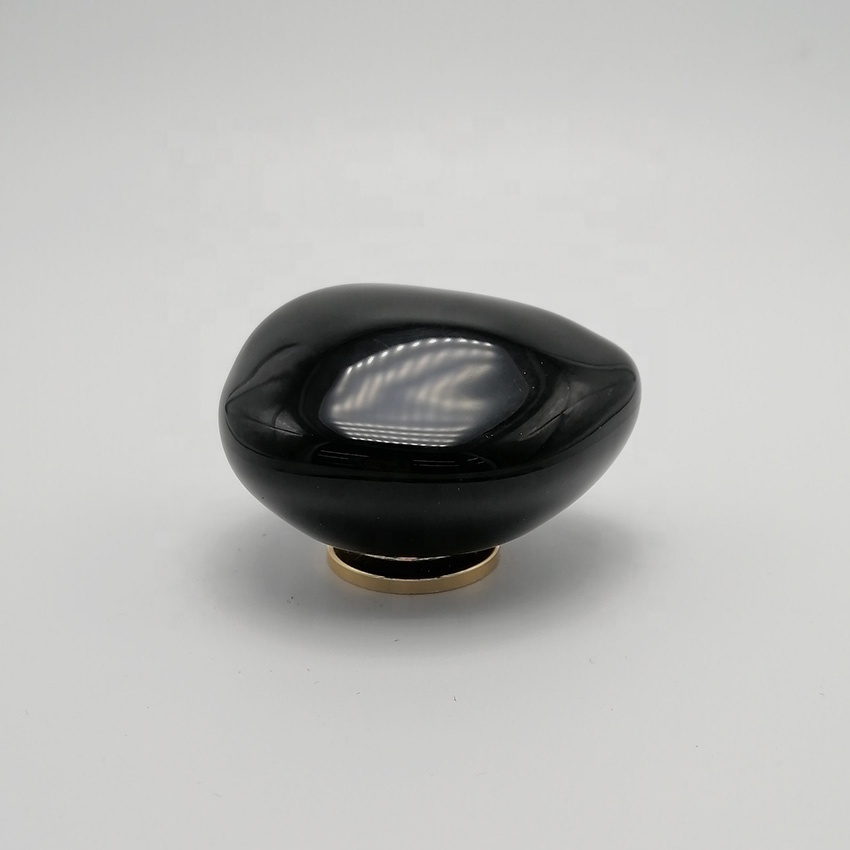 BY0210 Yiwu wholesale cosmetic packaging black soft touch round perfume bottle 50ml