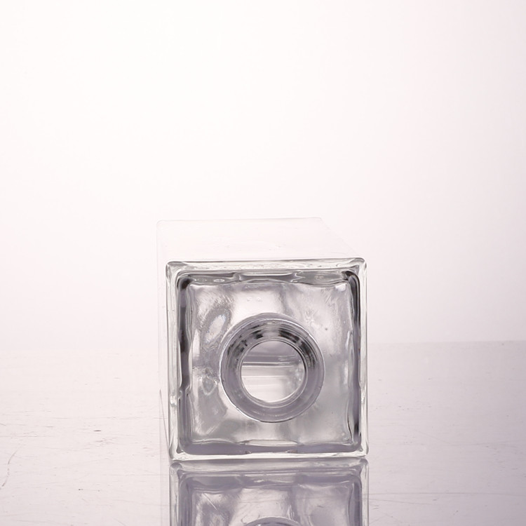 Beautiful 50ml custom design cosmetic glass spray perfume bottle