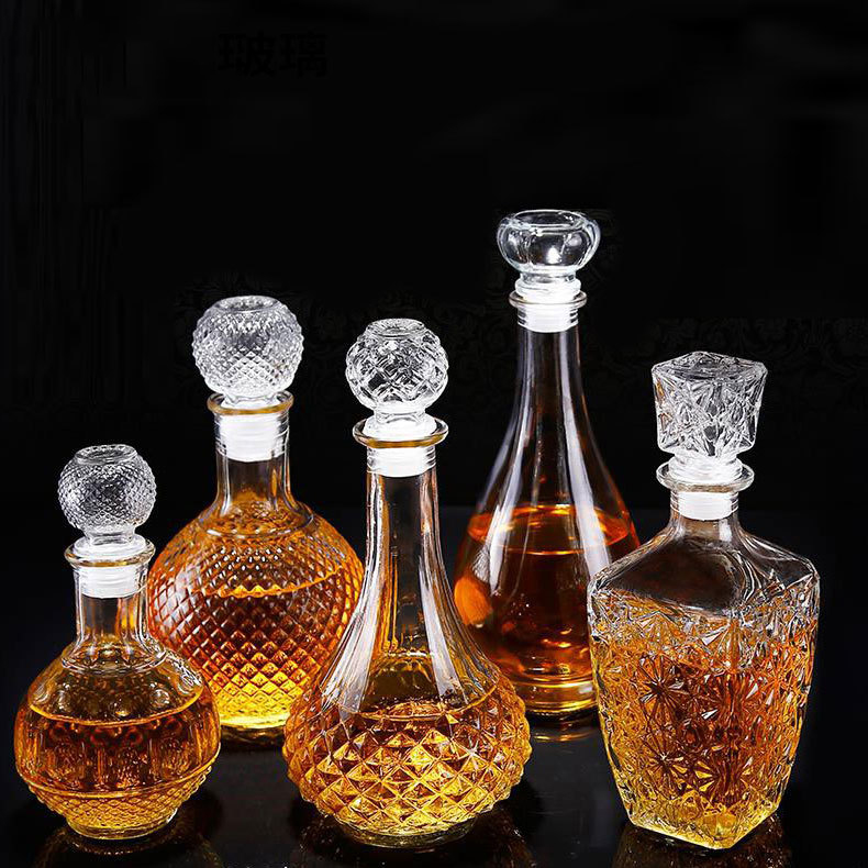 Beautiful wine decanter 50ml creative little bottle Transparent glass bottle miniature foreign wine bottle