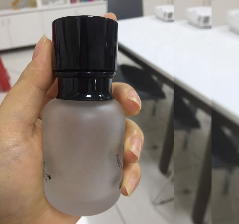 Best Seller Glossy White Pink Pump Bottles Cream Jars Skincare Cosmetic Serum Glass Packaging Kit Private Label