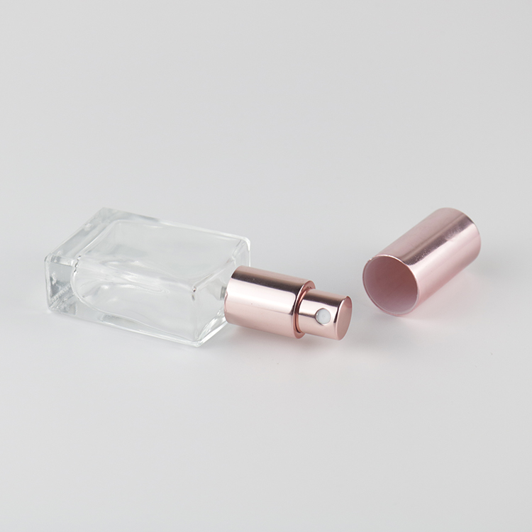 Best Selling Clear Cosmetic Glass Perfume Bottle with Pump Sprayer Screw Cap