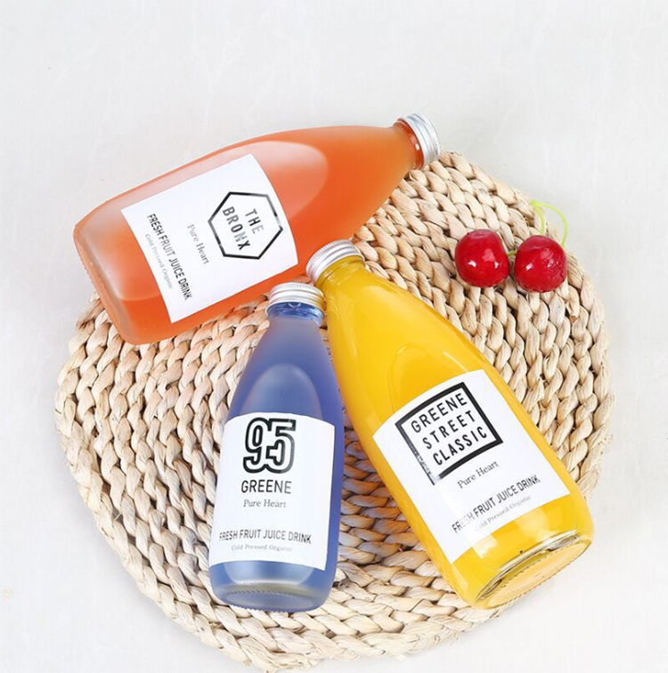 Big volume 250ml 350ml 500ml 12oz cold pressed square juice glass bottle with Metal lid cork