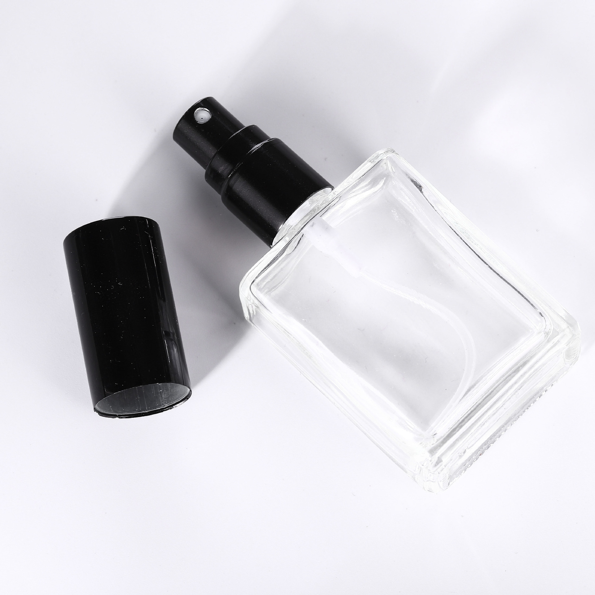 Black Silver Sprayer Head Design Refillable Fancy Square Mini 15ml Transparent Clear Empty Glass Perfume Bottle