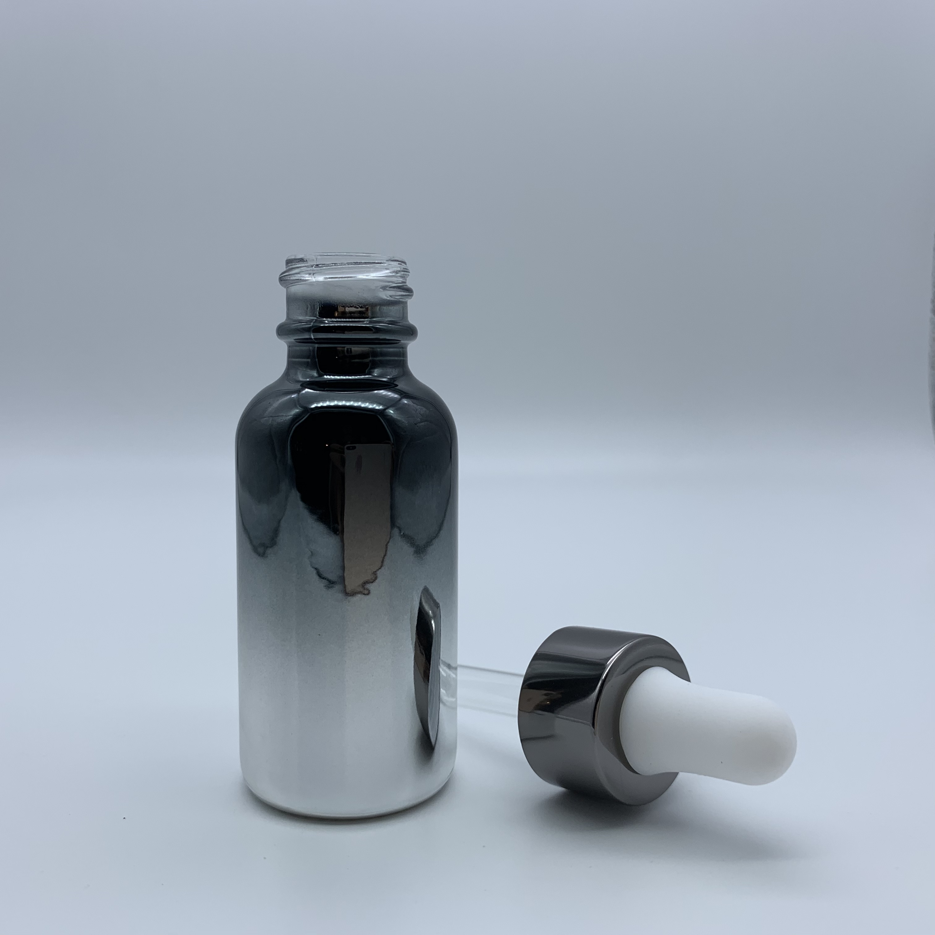 Black bosten round bottles with dropper
