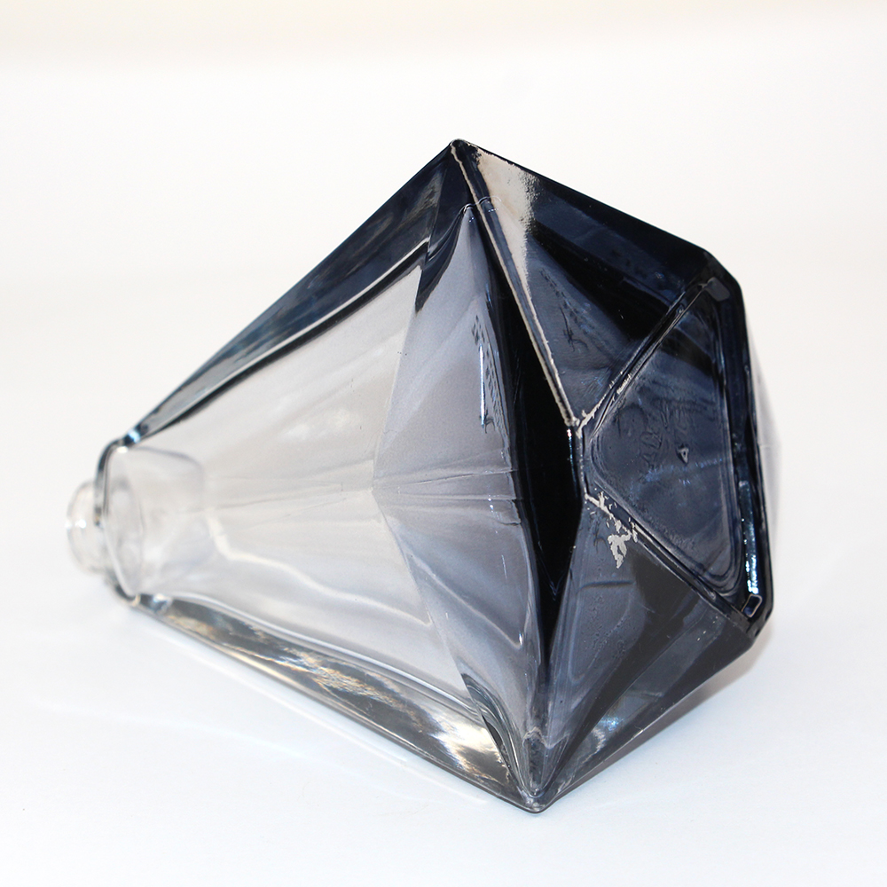 Black triangle 100ml perfume spray bottle