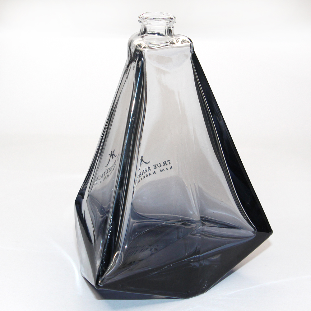 Black triangle 100ml perfume spray bottle