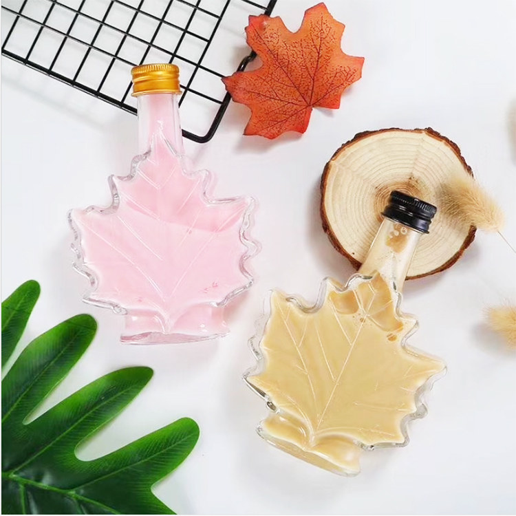 Botellas De Cristal Milk Tea Botol Kaca 100ml Glass Maple Leaf Shaped Milk Juice Bottle for Beverage