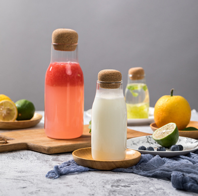 Breakfast can be microwave-heated lead-free glass milk bottle