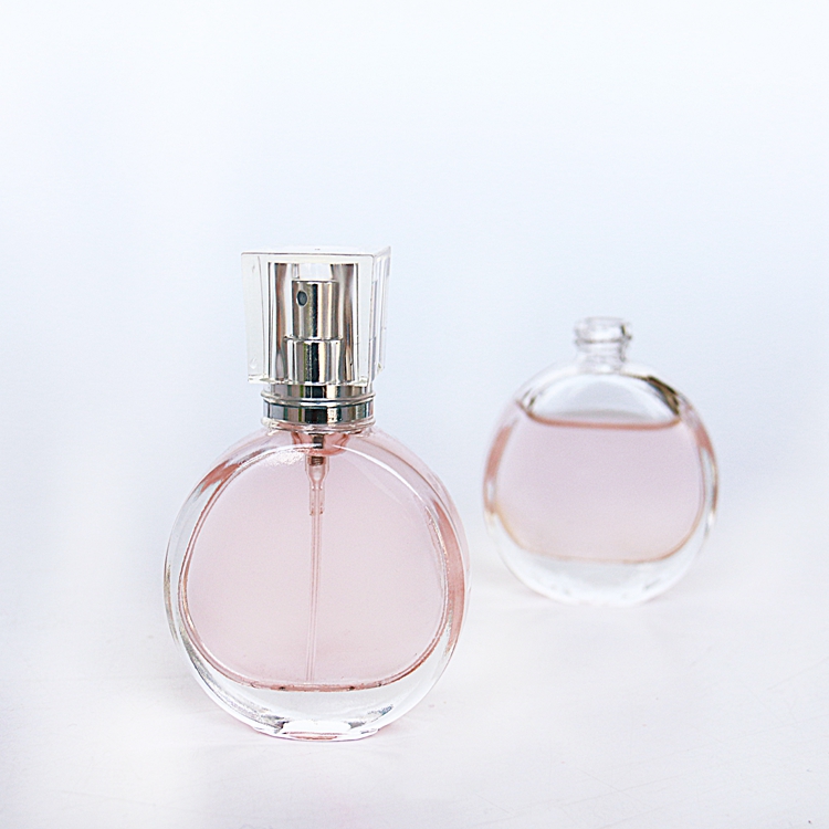 Bulk Wholesale 30ml 50ml Empty Classic Glass Round Shape  Flat Refillable Sprayer Perfume Bottle