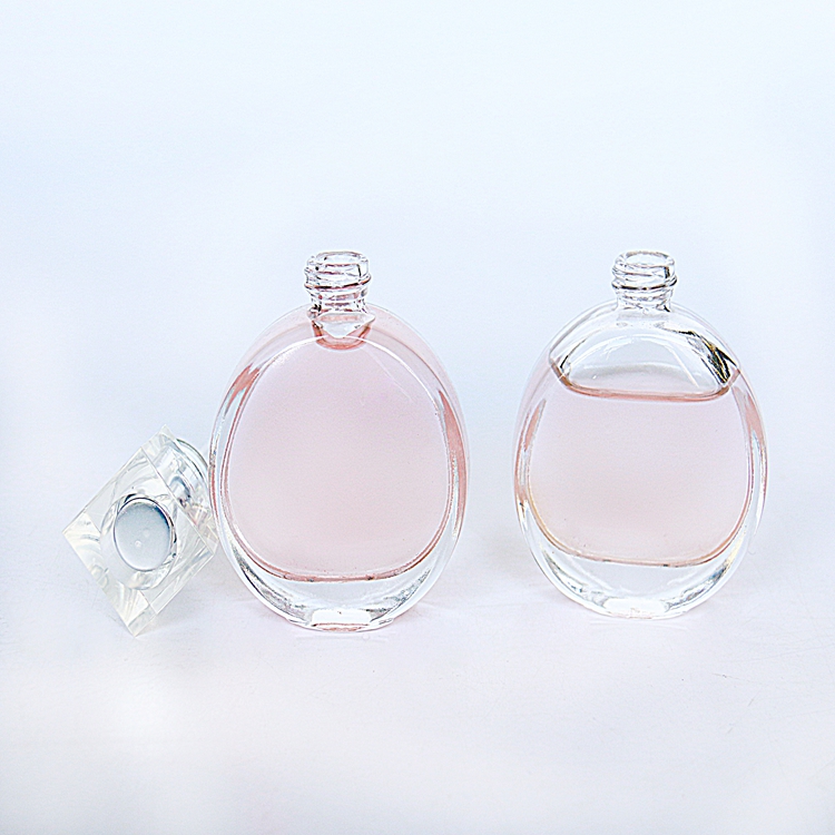 Bulk Wholesale 30ml 50ml Empty Classic Glass Round Shape Flat Refillable Sprayer Perfume Bottle