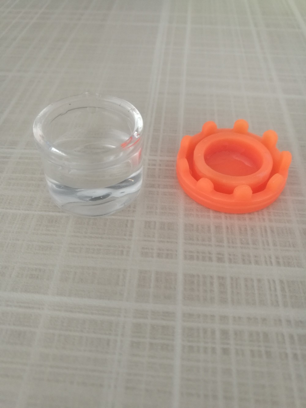 CBD oil jar hemp glass containers soft silicone lid wax oil mini jar 6ml borosilicate concentrate glass jar mini glass bottle