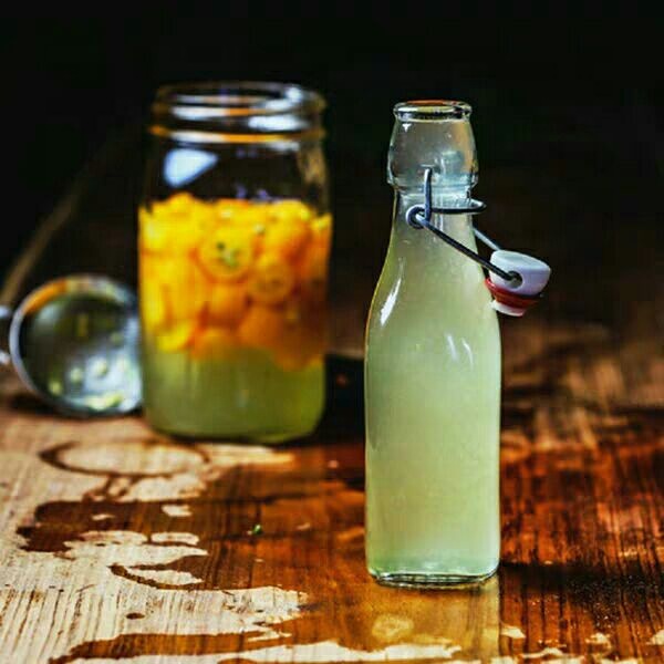 CE certificated Different Sizes Packing Glass Water/Juice/Drinking Bottle with Swing/Clip Top